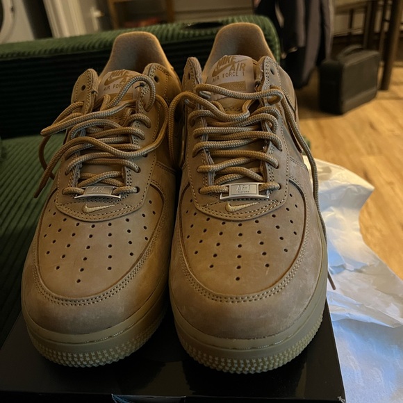 Nike Supreme Air Force 1 - Picture 4 of 8